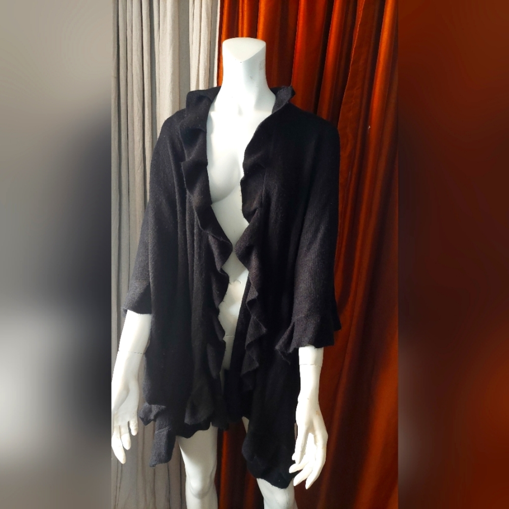 Black APT.9 shawl